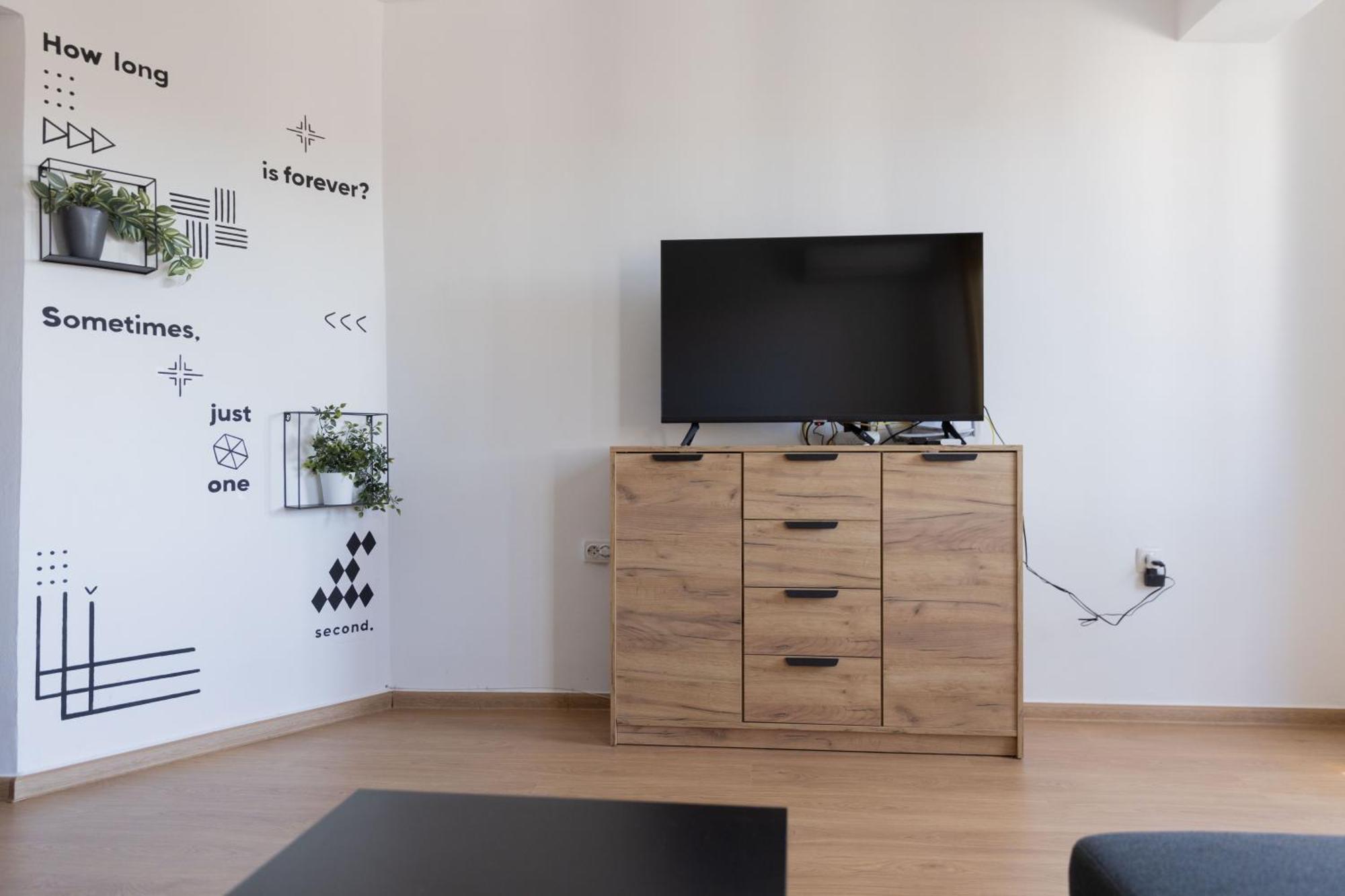 Lovely 1Bd Flat Near The Sea Garden By Flat Mаnаger Бургас Екстериор снимка