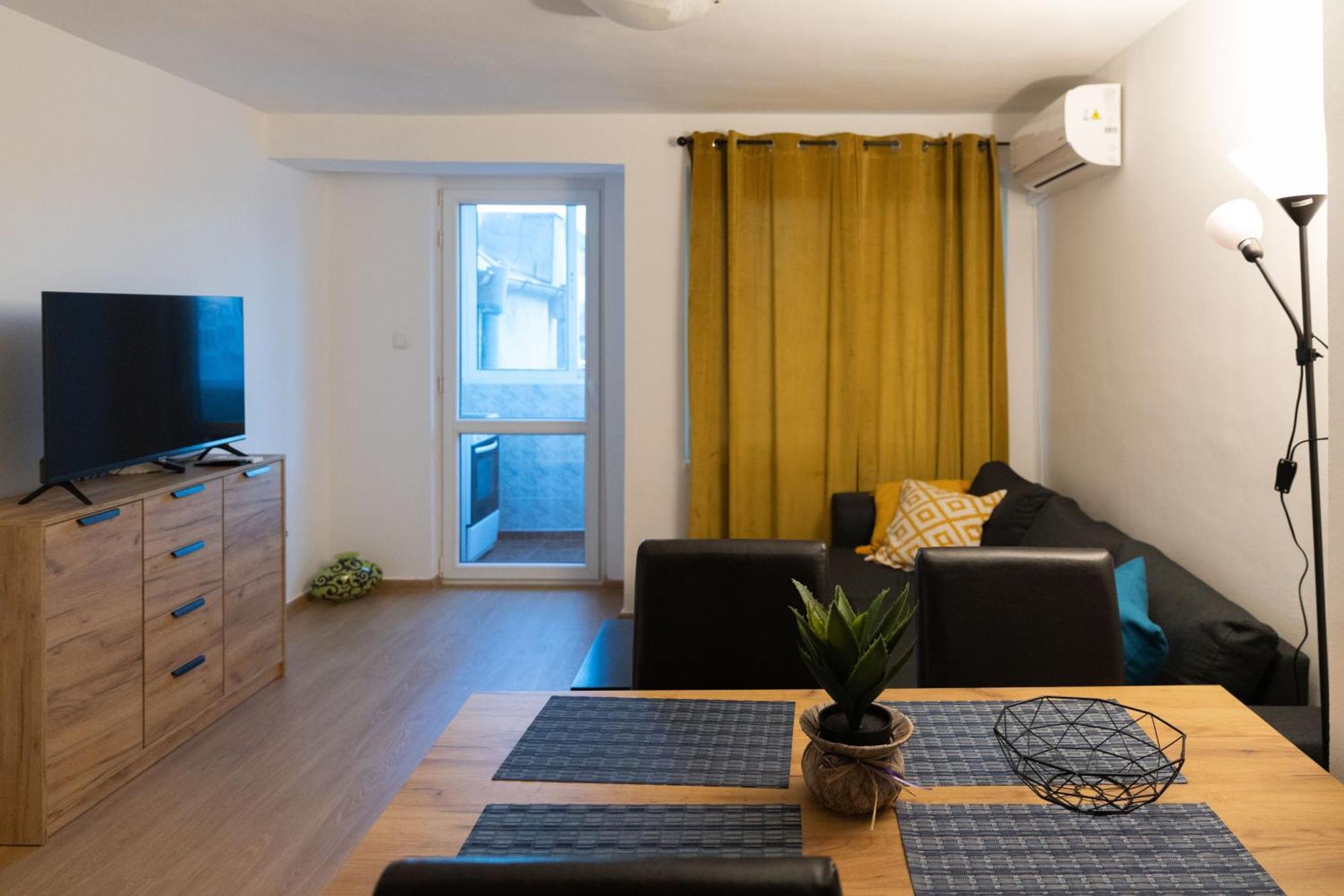 Lovely 1Bd Flat Near The Sea Garden By Flat Mаnаger Бургас Екстериор снимка