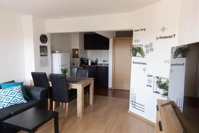 Lovely 1Bd Flat Near The Sea Garden By Flat Mаnаger Бургас Екстериор снимка